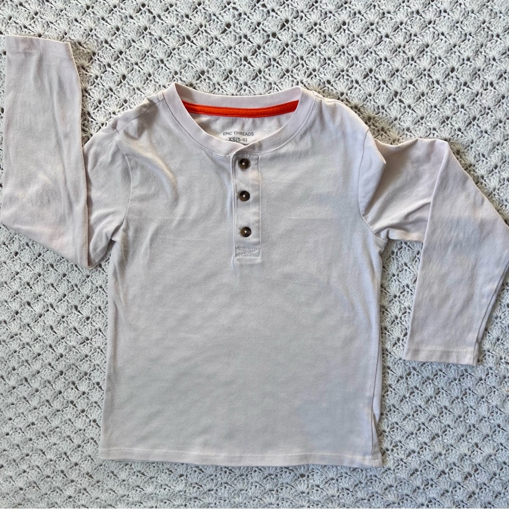 🤩 3 for 15 💲 Epic Threads Long Sleeve Henley- ivory- XS (5-6)